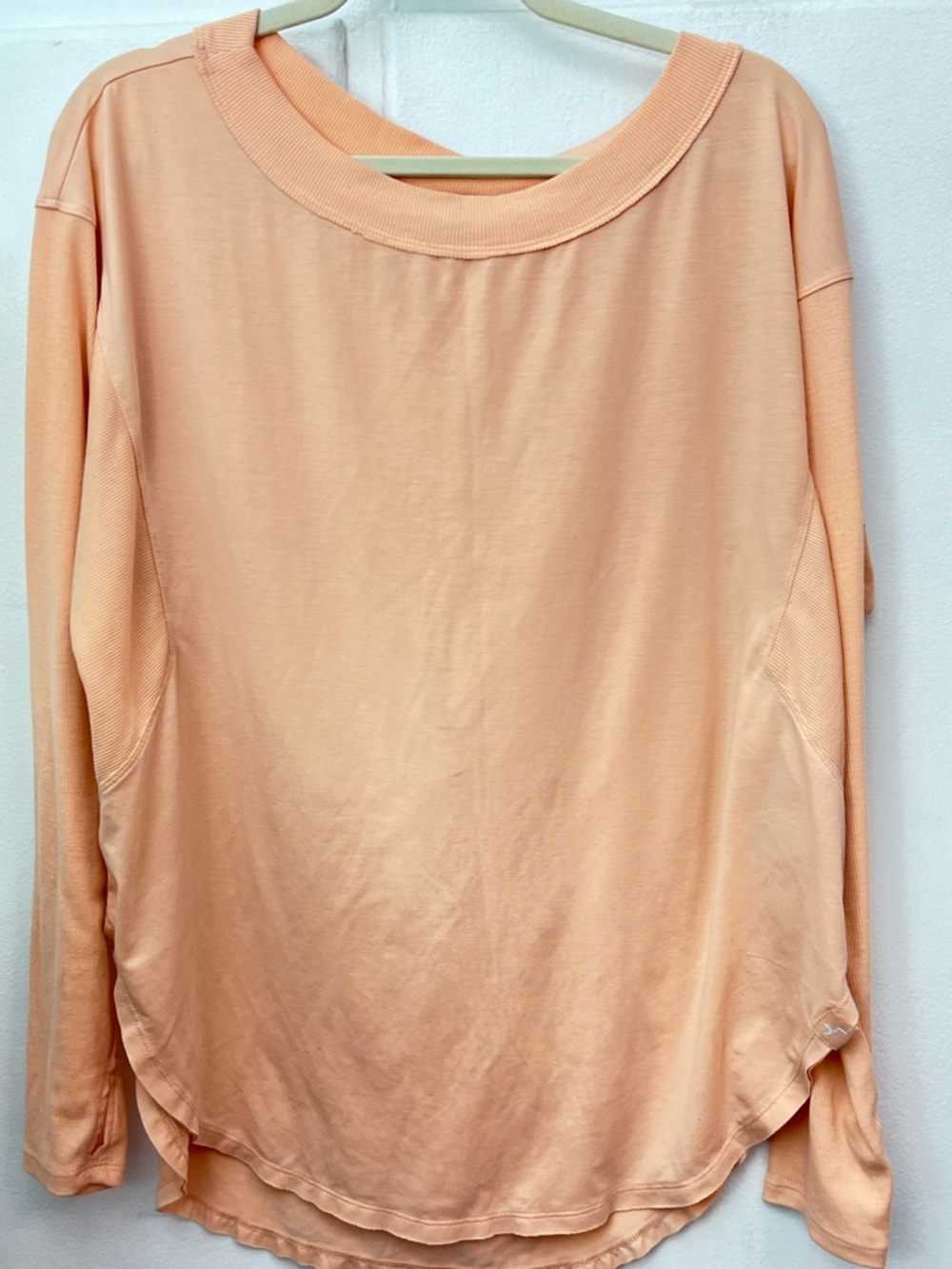 WomenJoyLab Long-Sleeve Tee in Light Peach